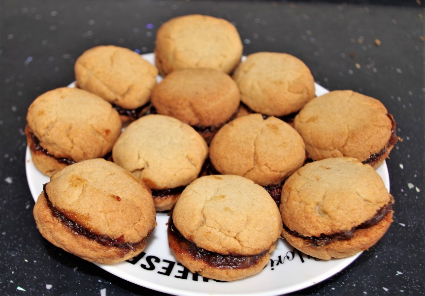 IMGP2323 Thur 22nd - Date filled Ginger biscuits - 7