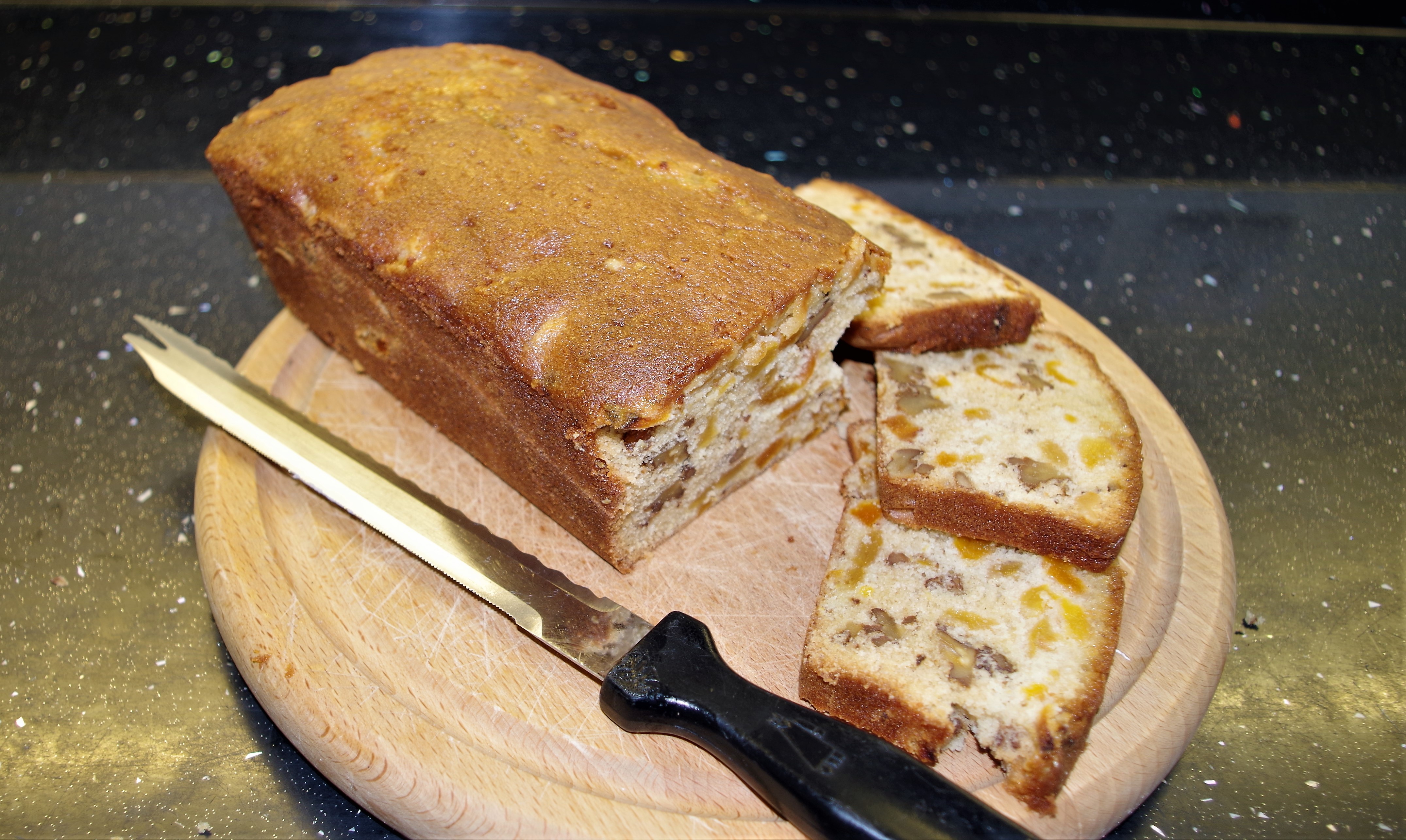 IMGP2393 Tues 3rd - Apricot & Walnut cake - 8