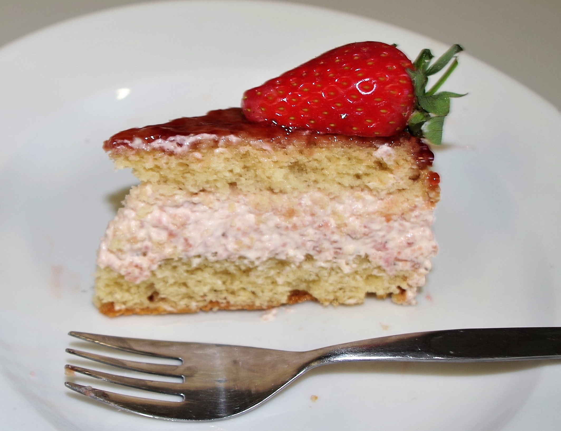 IMGP2507 Wed 18th - Strawberry Mousse cake - 9