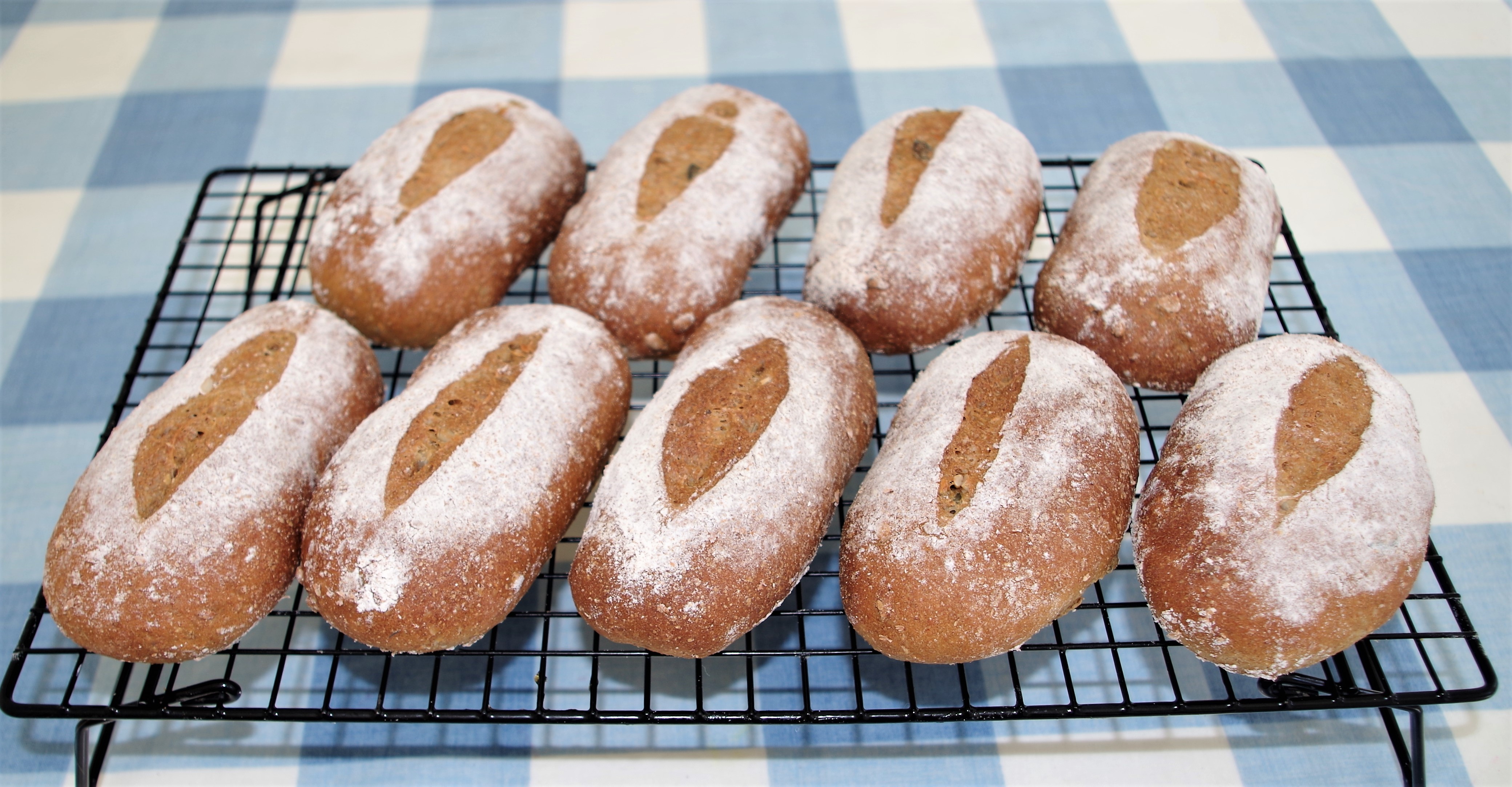 IMGP3441 Tue 25th - Spelt & Wholemeal seeded rolls