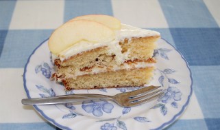 IMGP3454 Tues 25th - Apple Sauce cake for jig saw cafe - 8