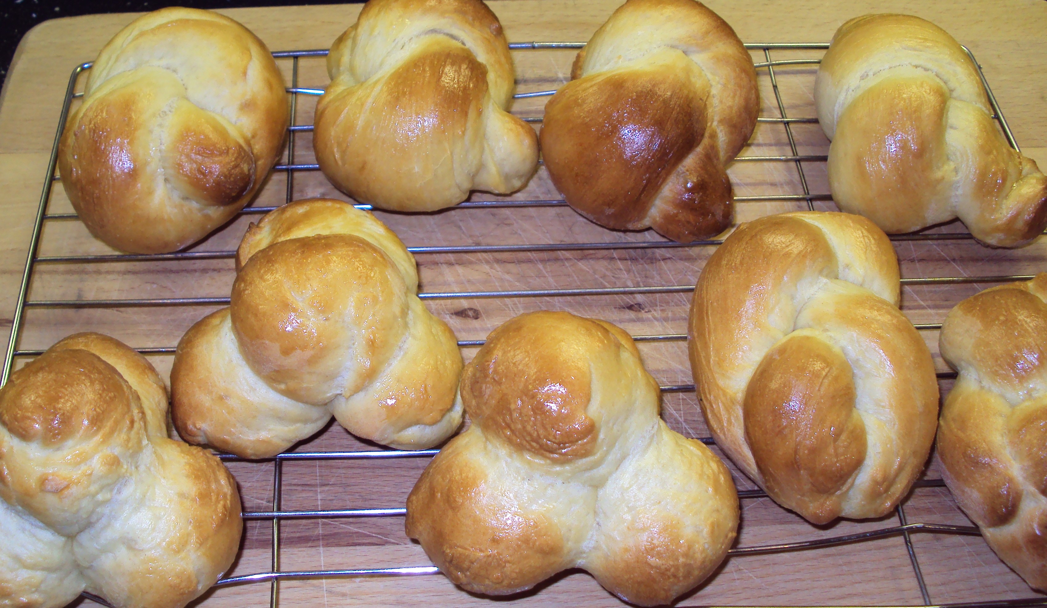 DSC00942 - Fri 23rd Dinner rolls