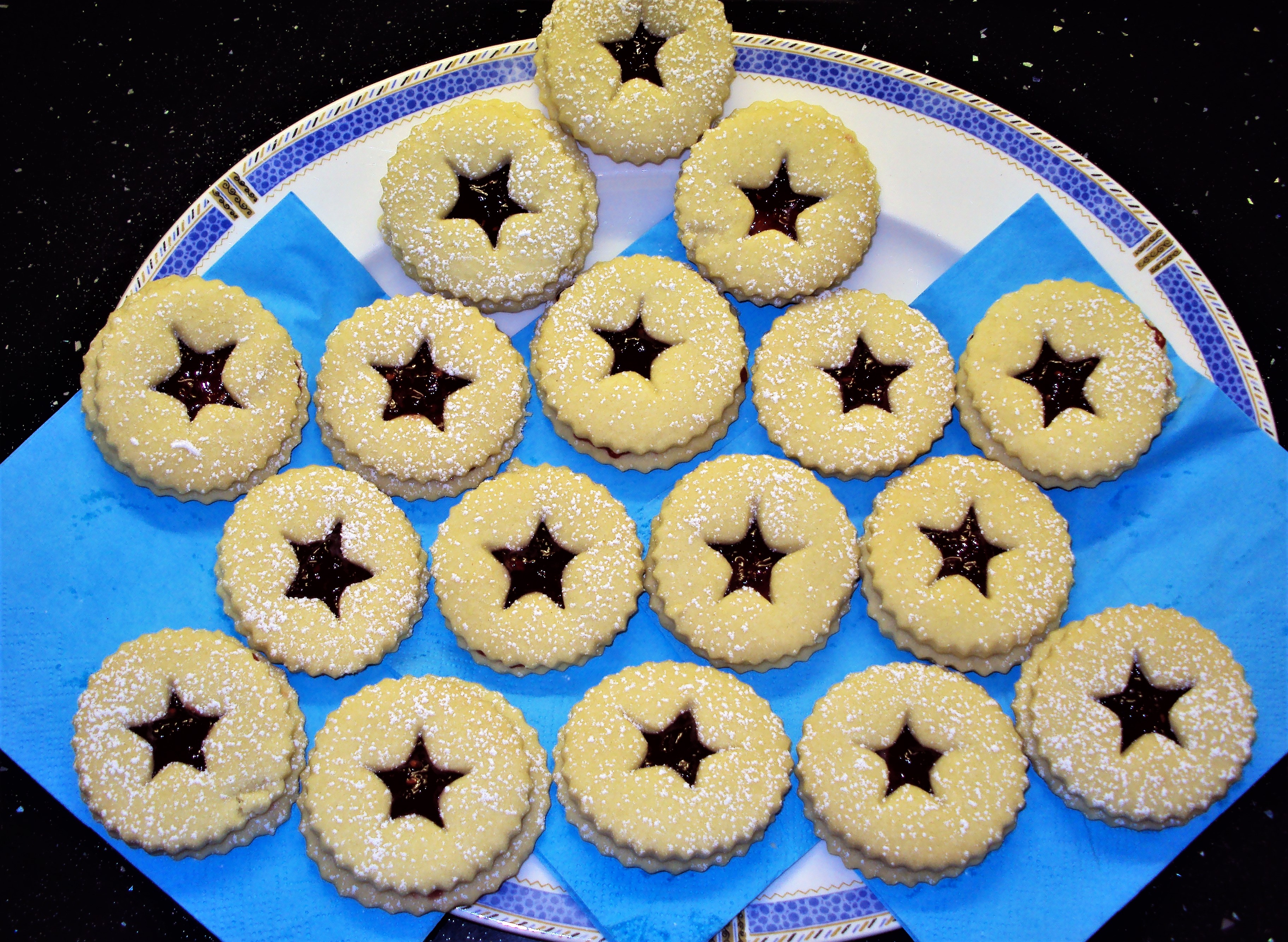 DSC01547 Sun 7th Raspberry Jam sandwich biscuits