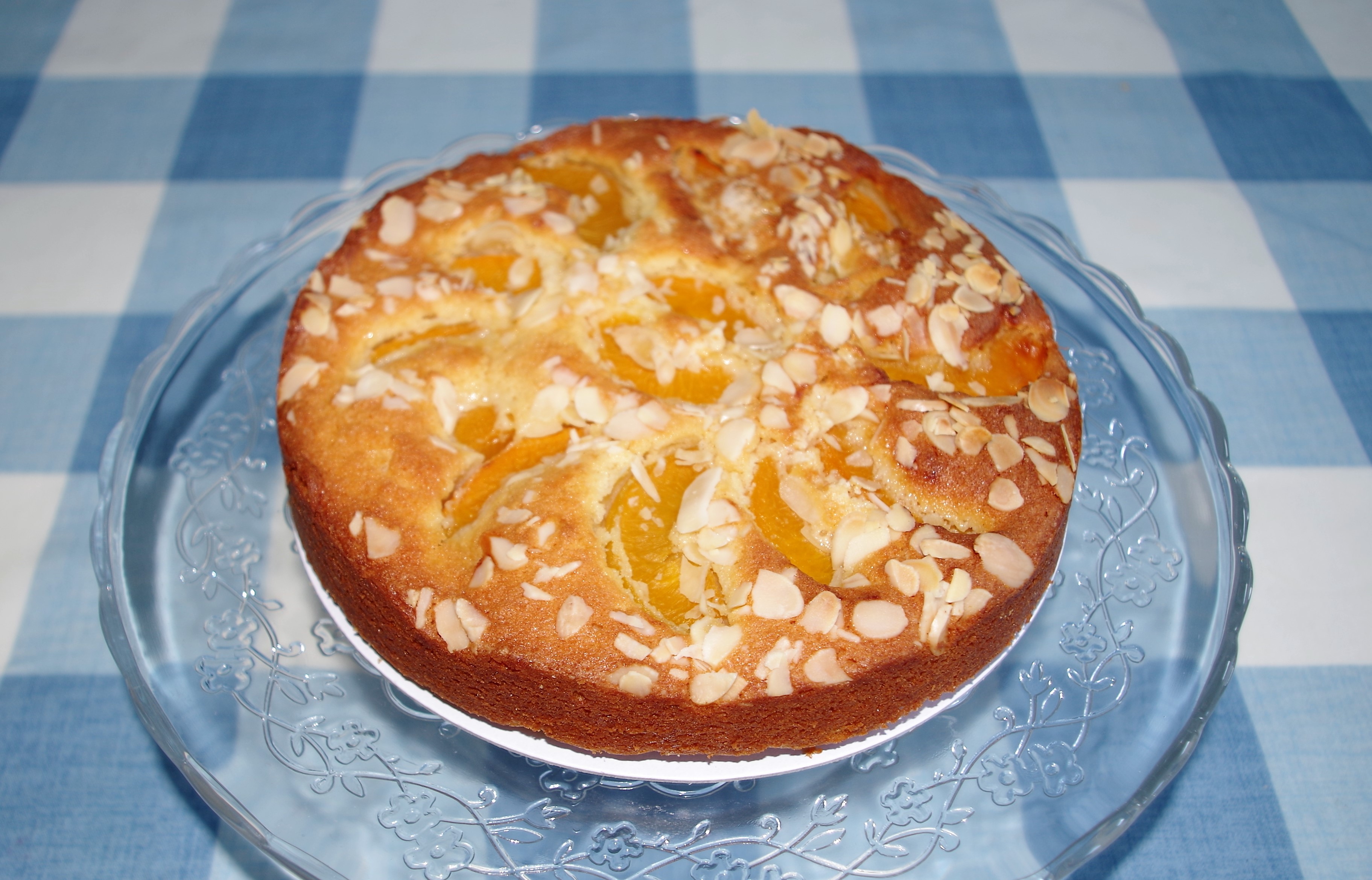 IMGP3904 Tue 13th - Peach and Almond cake for Limelight group - 8
