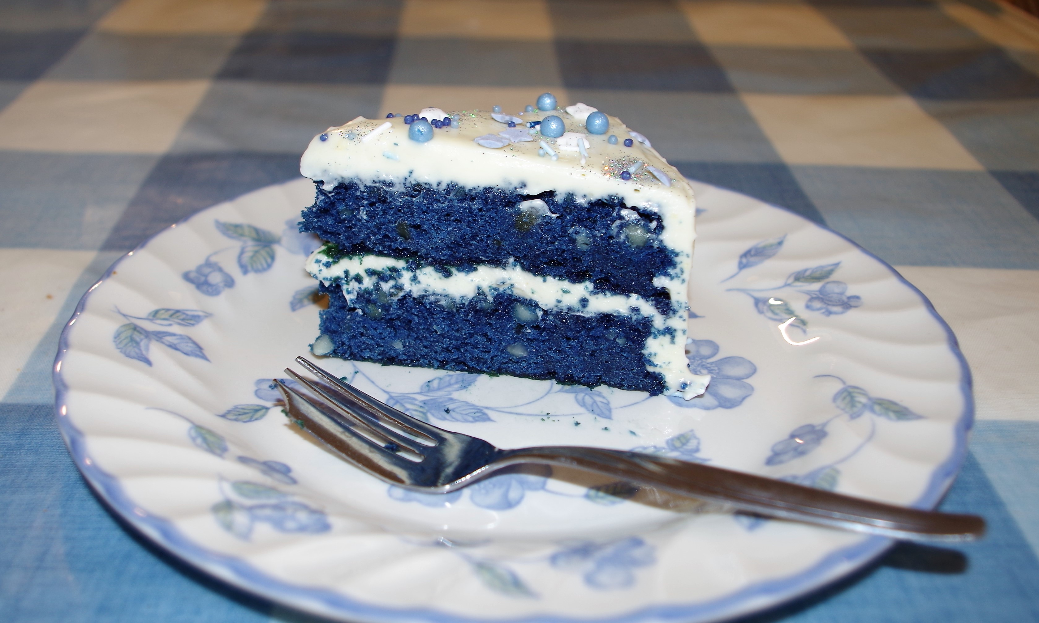 IMGP4014 Tue 27th - Nutty Blue cake slice for school - 6+