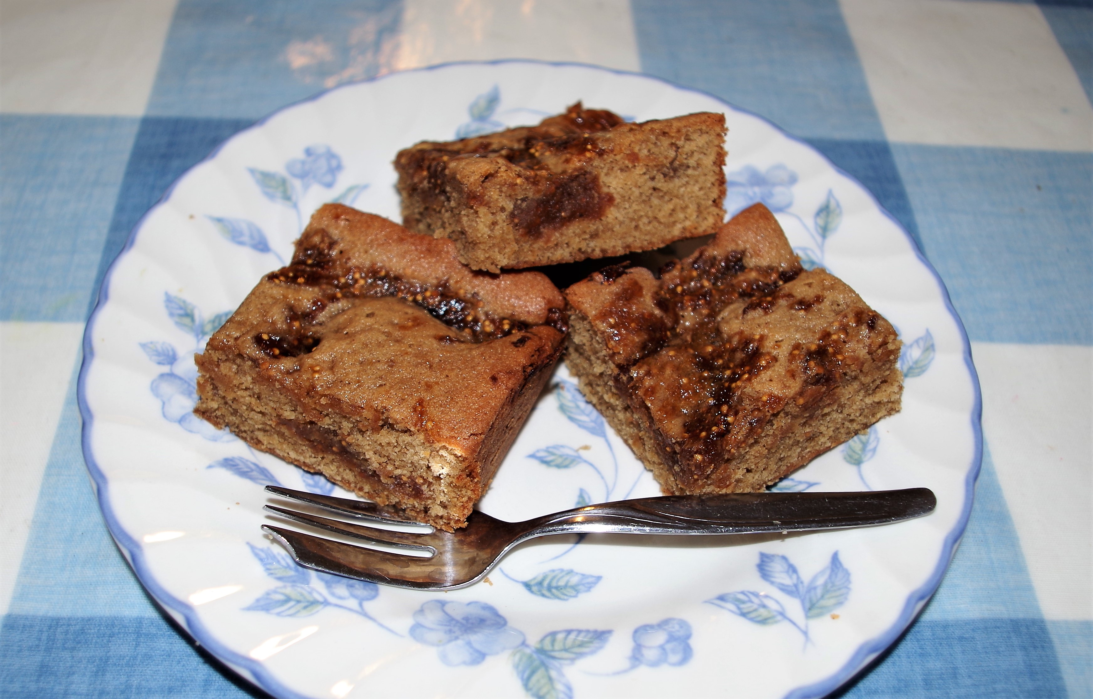IMGP4027 Thu 29th - Lemon Fig Bars from 100 Cakes - for Limelight - 8