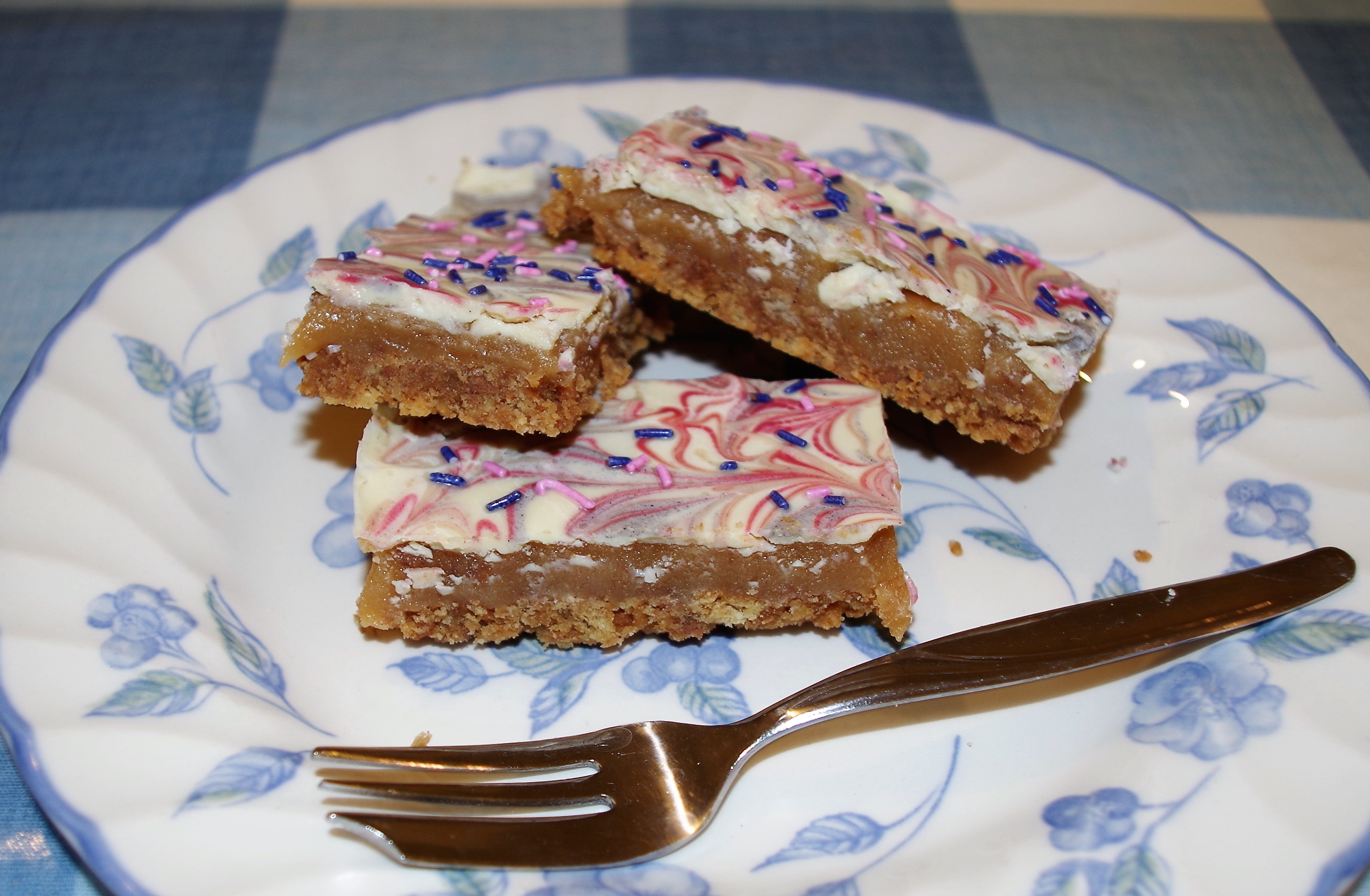 imgp4429 sat 26th white choc millionaires slices for citp sunday - 10