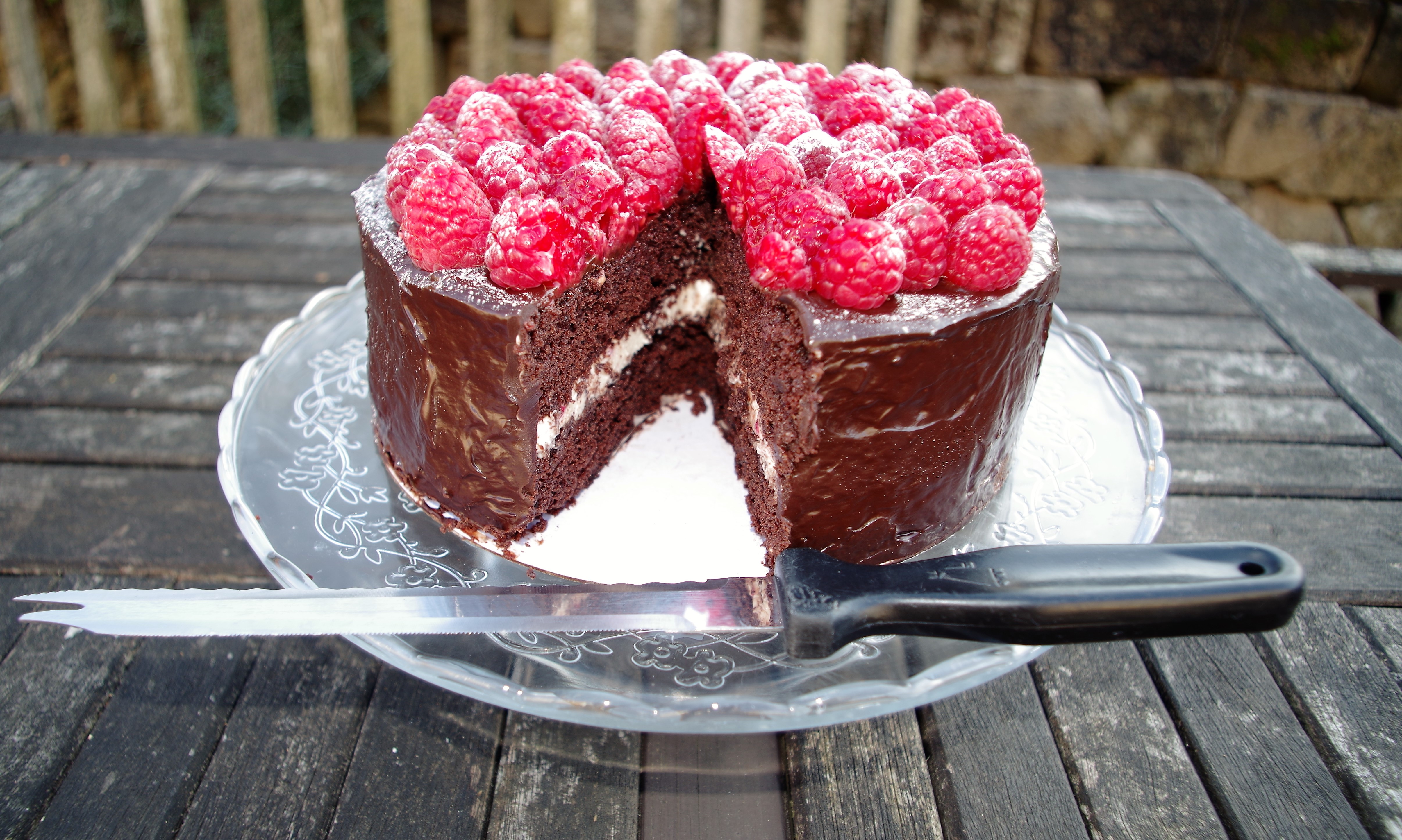 IMGP4692 Tue 26 - Chocolate & Raspberry cake for school - 8